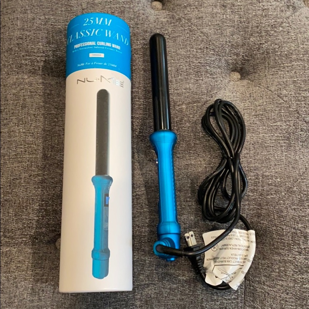 nu•Me classic curling wand
